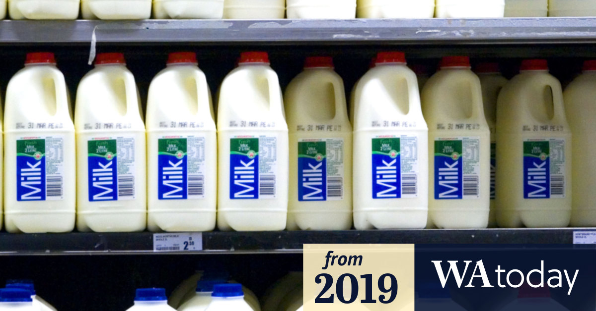 Woolworths drops 1 milk from stores to aid farmers